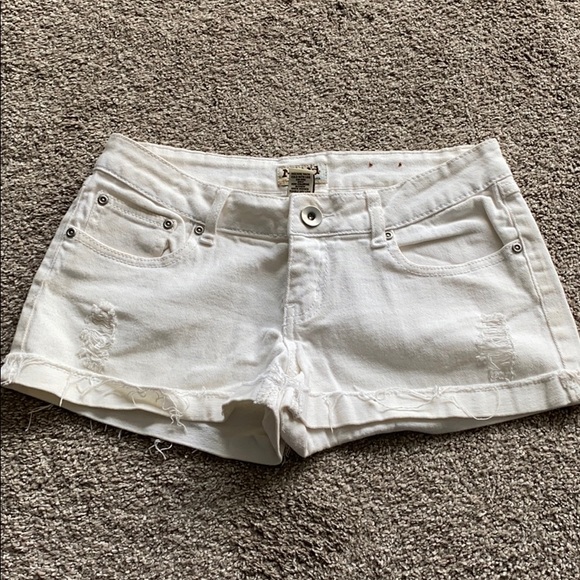 Mudd Pants - White Jean Shorts